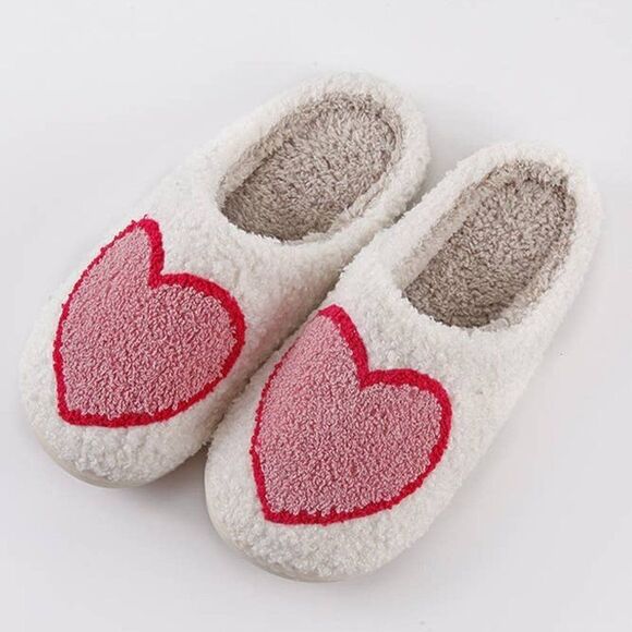 Valentine's Day Heart Fleece Warm Slippers NEW - Picture 1 of 5